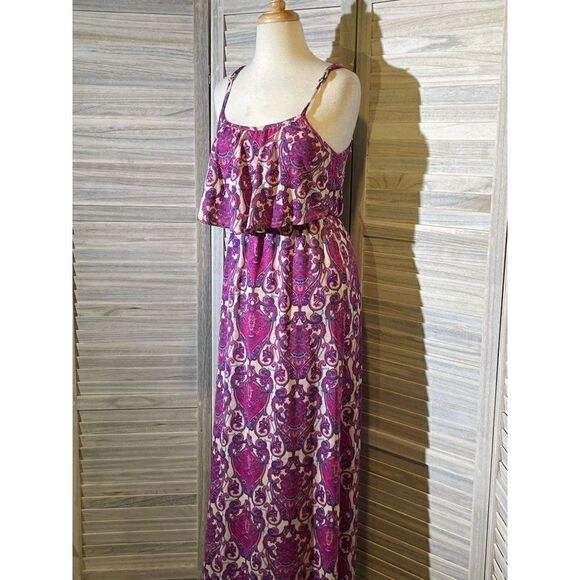 FrancescaâsâAlyaâ
Drapedâ
Sundress - Picture 14 of 16